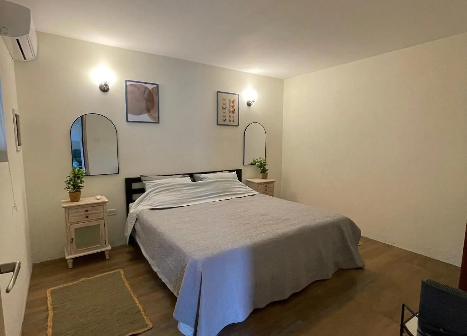 Spacious Modern Apartment Noord