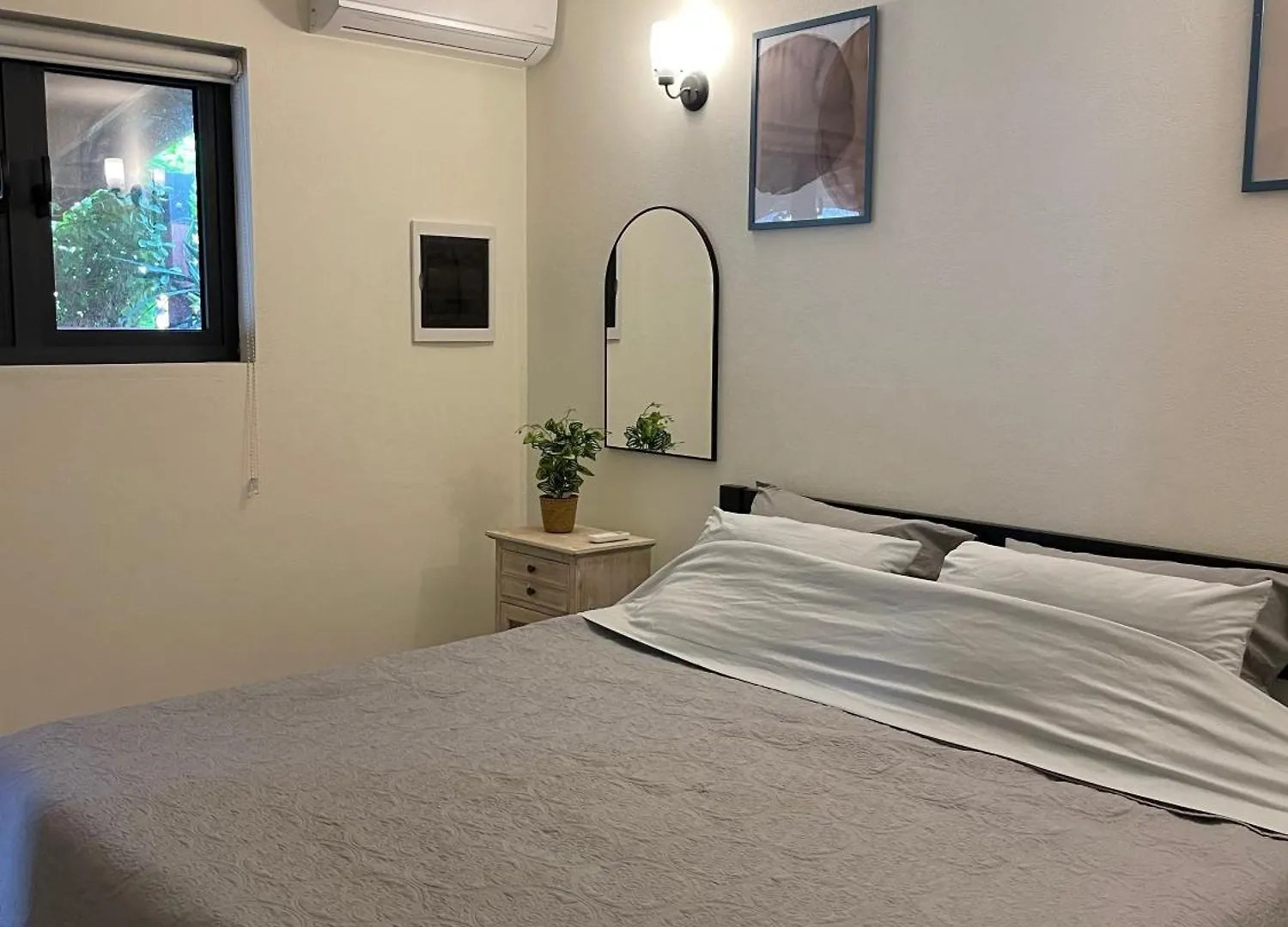 Spacious Modern Apartment Noord